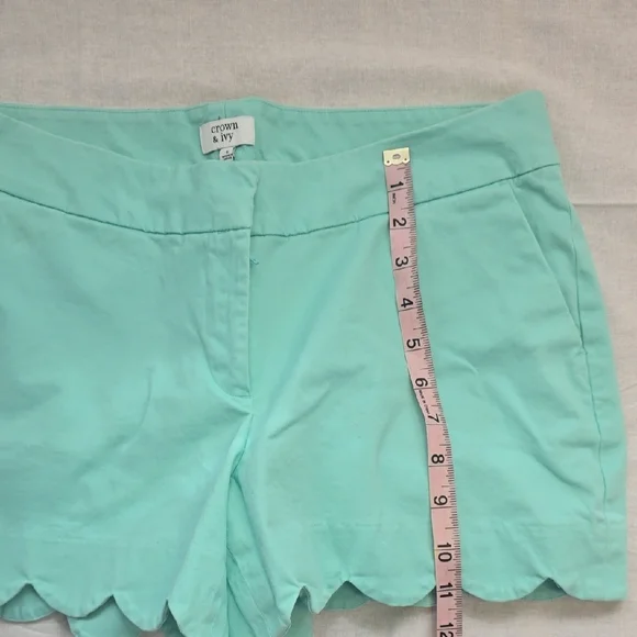 Crown &‎ Ivy Light Green Scalloped Hem Shorts - Picture 5 of 5